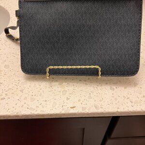 EUC Michael Kors Wristlet
